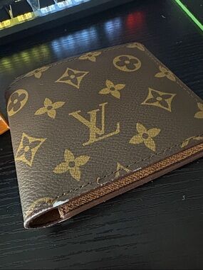 Louis Vuitton Monogram Bifold Wallet - Brown/Gold Monogram